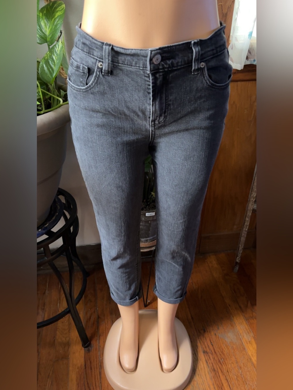 Old Navy Grey Cropped Ankle Jeans